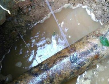 云浮市楼顶渗水维修公司分享下地暖漏水的原因及检测方法。